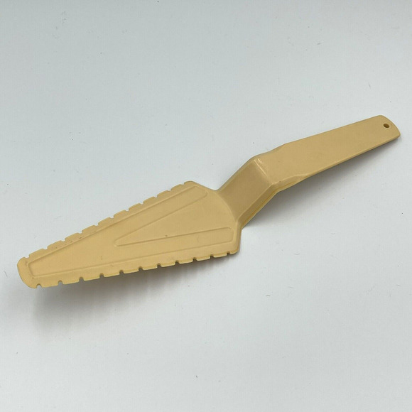 Vintage Tupperware Almond PIE SERVER 10.5" Cake Knife Gadget Pastry Cutter 1228 - Picture 1 of 7